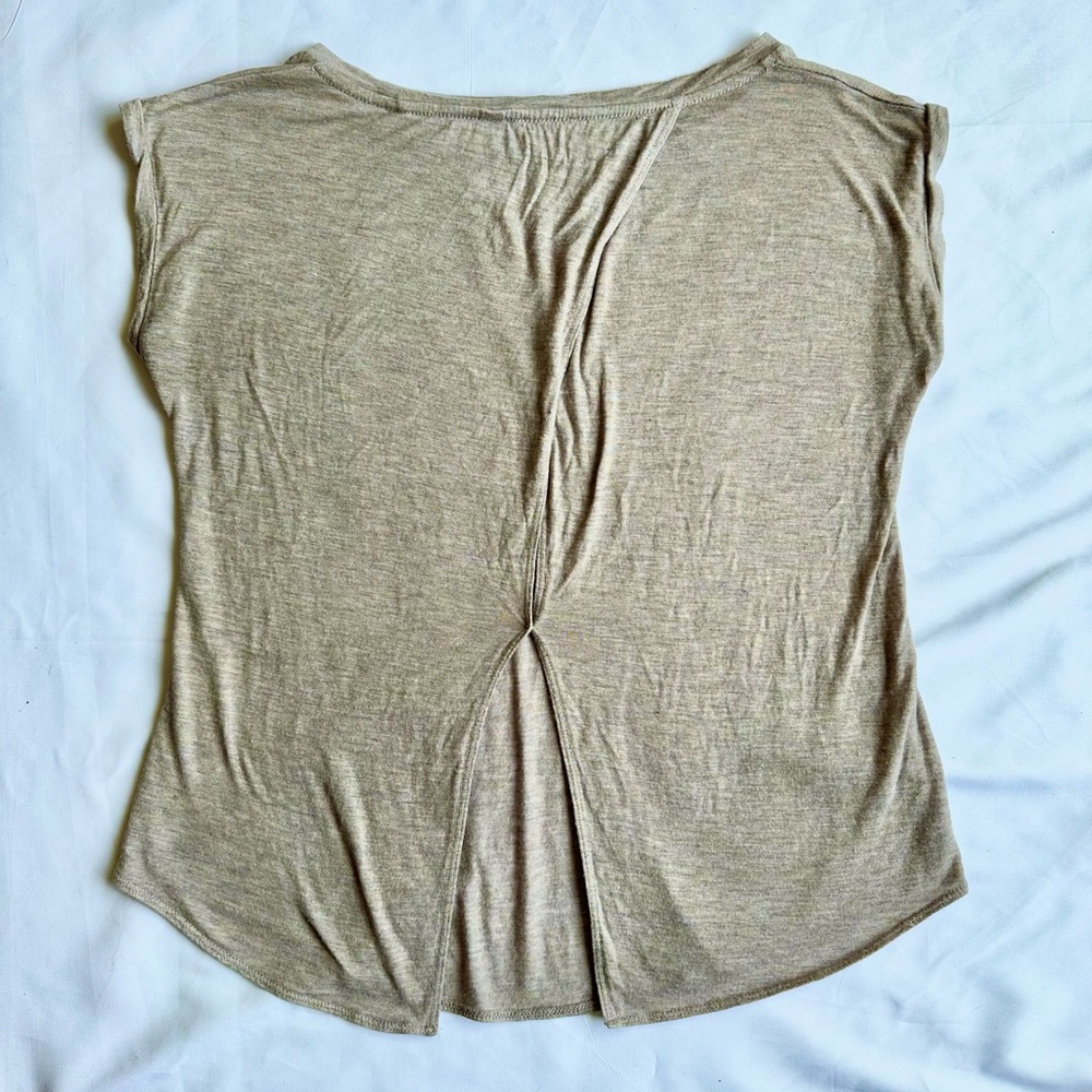 Wilfred Aritzia T Shirt with open back detailing - Picture 2 of 2